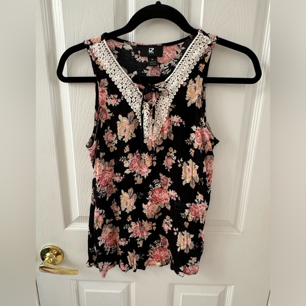 IZ Beyer crinkle floral tank size medium
